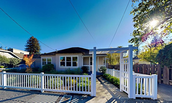 Healdsburg House | Modern Wine Country Charmer