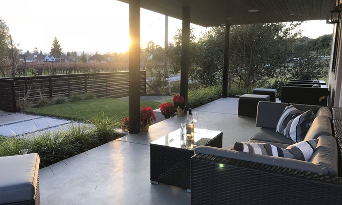 Sonoma House | Modern Wine Country Home, Walking Distance to downtown Sonoma Square!