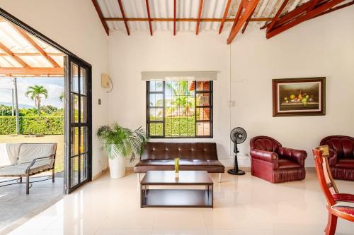 Viterbo Villa | Moderna cabaña en Viterbo con Aire AC y Piscina