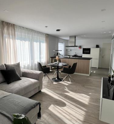Waiblingen Apartment | Moderne 2-Zimmer-Wohnung - Küche - Balkon - Wifi