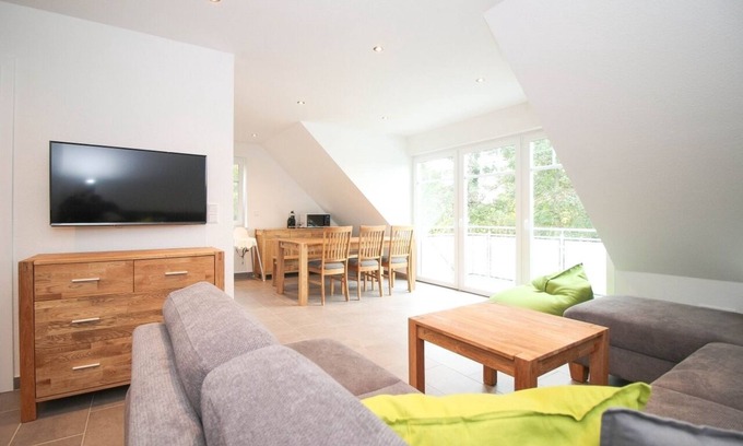 Norddeich Apartment | Moderne Obergeschosswohnung für 6 Personen + Baby in Norddeich