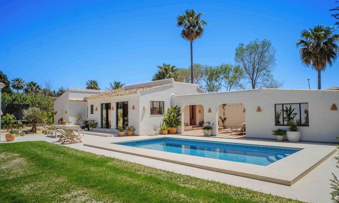 Javea Ski Chalet | Moderne Villa im Ibizastil in Jávea nur Wenige Fahrminuten vom Strand Entfernt
