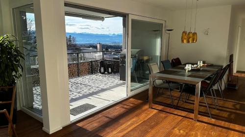 Hinwil Apartment | Modernes 3,5 Zimmer Apartment 100 m2 mit Alpenblick und 2 Terrassen