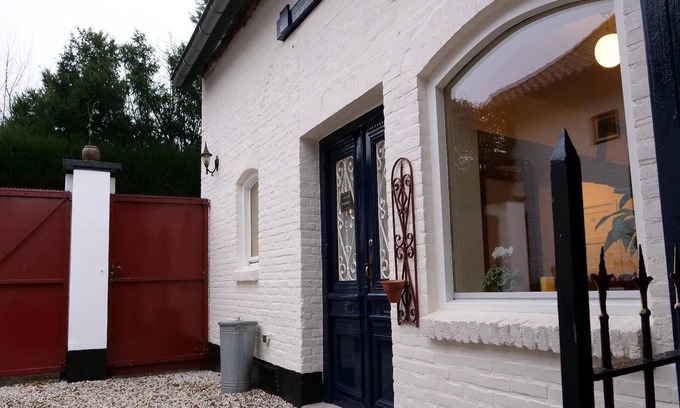 Munstergeleen House | Modernized holiday home with terrace