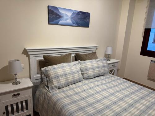 Puebla de Lillo Apartment | Moderno apartamento a pie de pista en la Estación de San Isidro