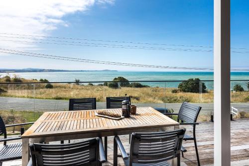 Moeraki House | Moeraki Beach Haven - Otago Beachfront Home