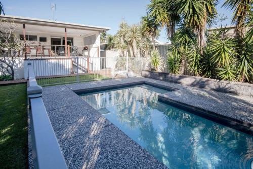 Moffat Beach House | Moffat Beach, Large families & friends unite here!