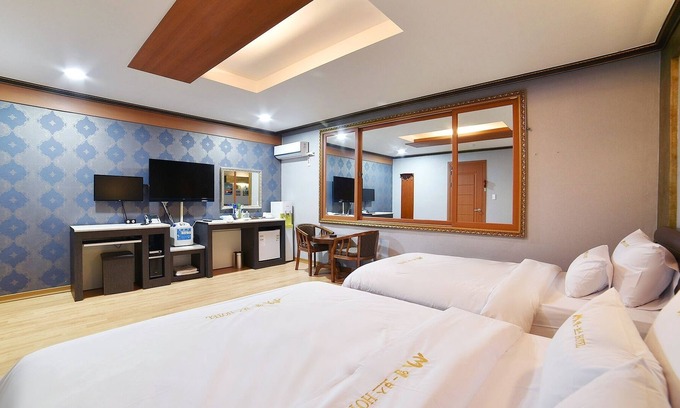 Mokpo Hotel | Mokpo Emboss