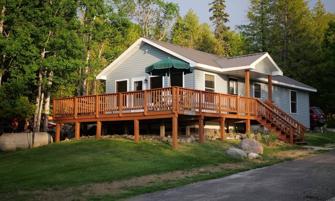 Drummond House | Molly Cabin @ Captain's Cove on Drummond Island