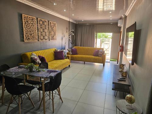 Kimberley Apartment | Molozi