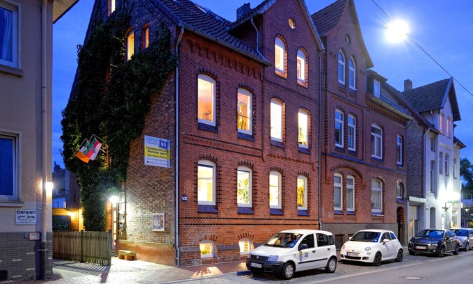 Oststadt/Stadtfeld Apartment | Moltkestrasse 89 Apartment + Pension garni F *****