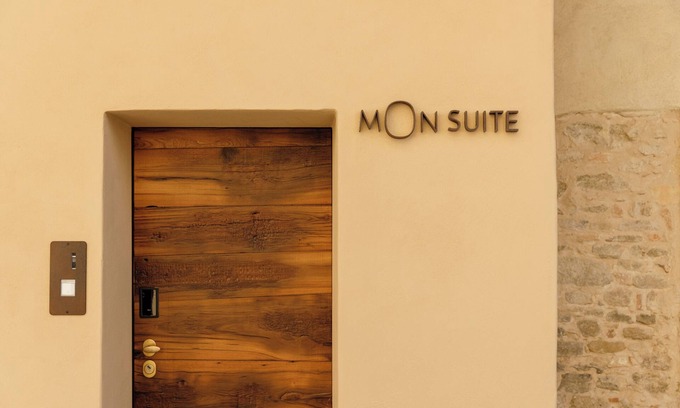 Monforte d'Alba Bed & Breakfast | MON Suite