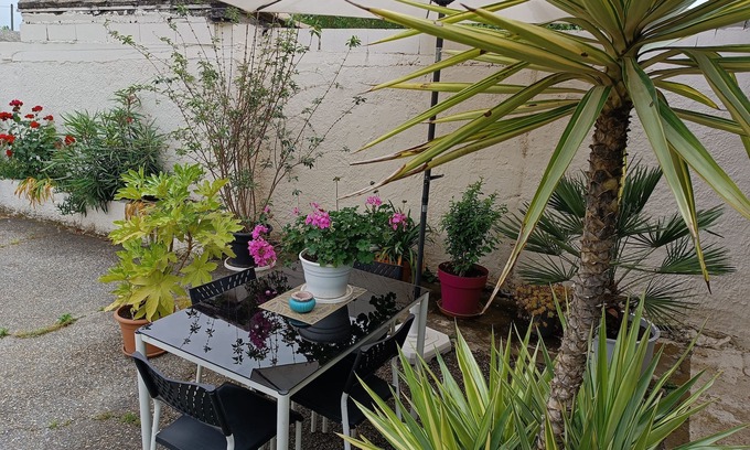 Chateauneuf-du-Rhone House | Montélimar sud - 3-room house for 1 to 4 people - Closed private parking lot