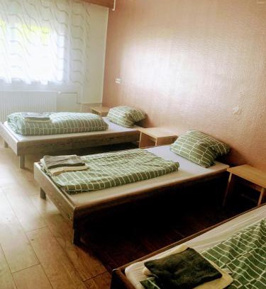 Langensteinbach House | Monteurzimmer - Karlsbad