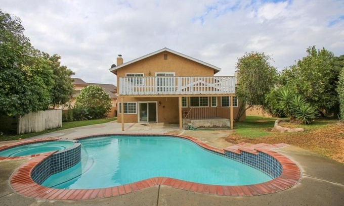 Southeast Anaheim House | Monthly Upscale Private Room near Disney & free parking