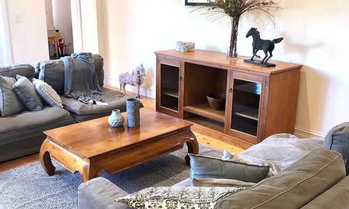 Moolap House | Montreux on High Country Feel 5 minutes from CBD