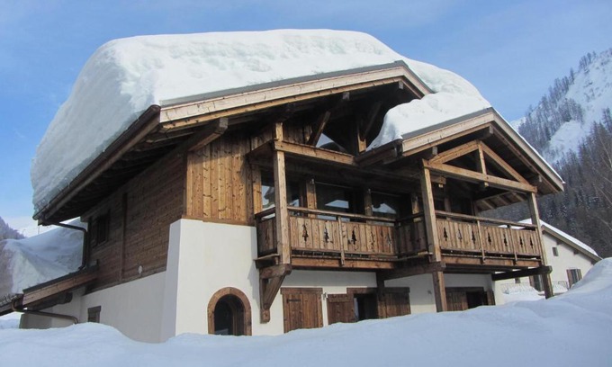 Montroc Cabin | Montroc Twins