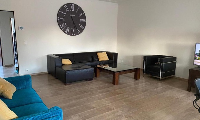 Ekeren Apartment | Mooi verzorgd ruim appartement