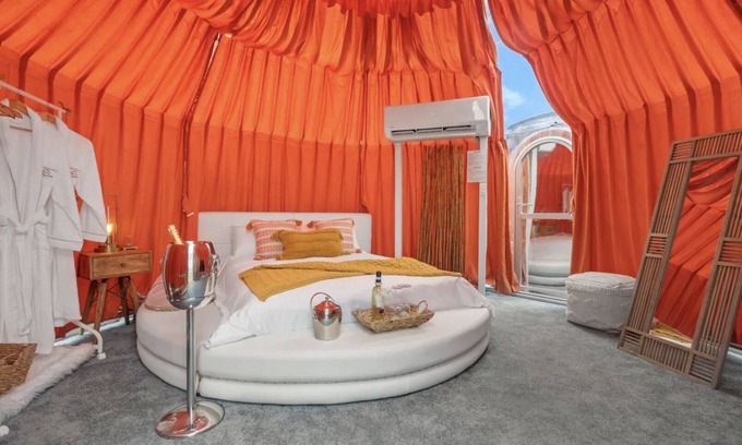 Pinales Apartment | Moon Suite/Igloo W/Private Tub & Heated Pool