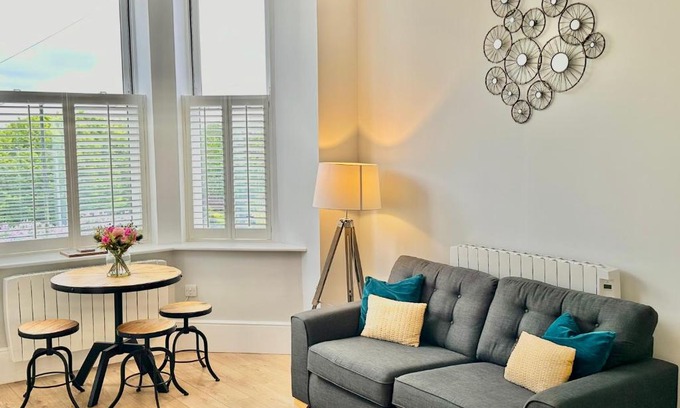 Acomb Apartment | Moorgate View With Free On Street Parking