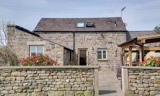 Beeley Cottage | Moorland View, Peak District Cottage over looking The Chatsworth Estate.