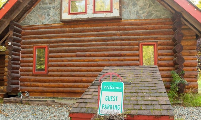 Eagle River Cabin | Moose Lodge Cabin , chalet & apartment , & 2 Hot tubs ! Sleeps 23