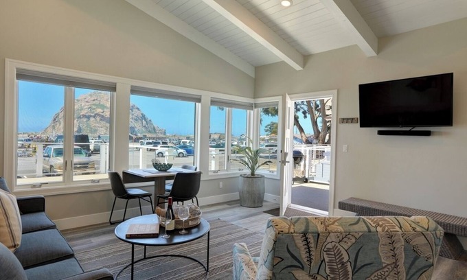 Morro Bay Condo | Morro Rock views, rooftop dining ~ Salty Sister 1Bdrm condo