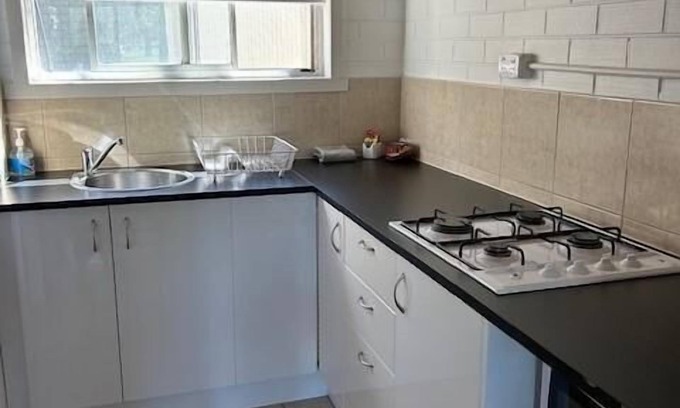 Thornton Apartment | MOTEL 5 - Sleeps up to 5 - Queen bed, single bunk set, trundle bed