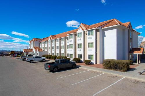 Biggs Field Hotel | Motel 6-El Paso, TX - Southeast