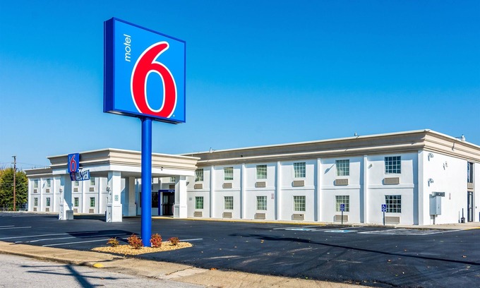 Petersburg Hotel | Motel 6 Petersburg, VA - Fort Lee