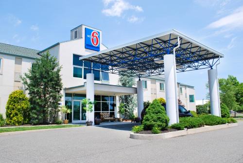 Pottstown Hotel | Motel 6-Pottstown, PA