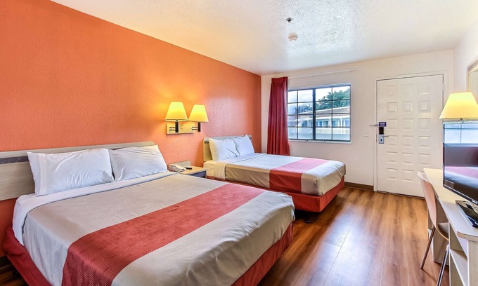 Salinas Hotel | Motel 6 Salinas, CA - North Monterey Area