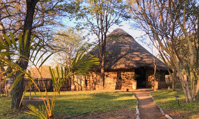 Victoria Falls House | Motel ∙ 8 guests
