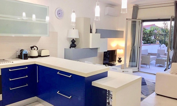 Tropea Apartment | "MOTTOLA APARTMENT" SUITE with Terrace 200 m from the sea