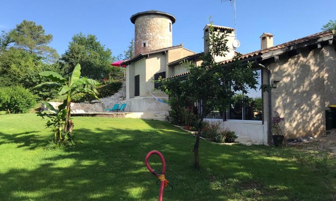Velines House | Moulin à vent de Prentygarde en Dordogne