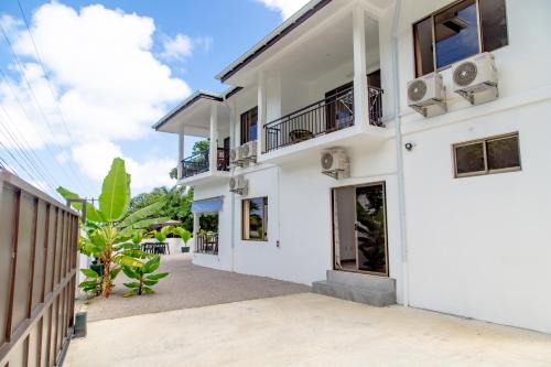 Bel Ombre Apartment | Mount Simpson 2-Beds Sleeps 4 5 mins to Beach