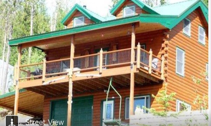 Chewelah House | Mountain Cabin Near 49 Degrees North Ski Resort and the best Huckleberry picking