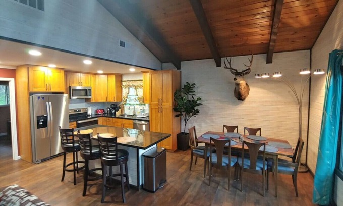 Groveland Cabin | Mountain Cabin near Yosemite
