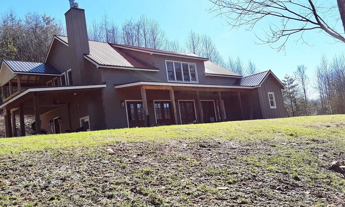 Pisgah Forest House | Mountain Farmhouse, convenient location & family farm