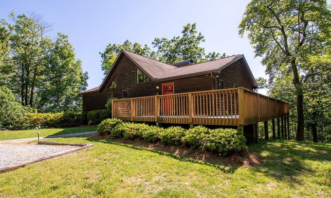 Pisgah Forest Cabin | Mountain Home with Privacy near Pisgah National Forest.