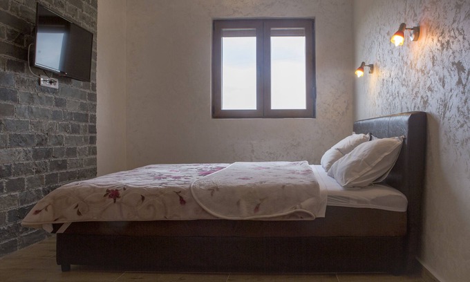 Zabljak Apartment | Mountain Majesty Studio Apartment in Zabljak