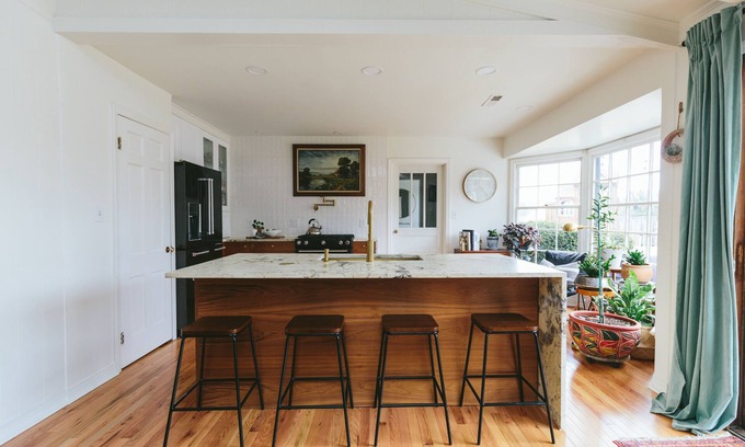 Canton House | Mountain Midcentury Stunner w/Blue Ridge Views + Hot Tub + Fire Pit