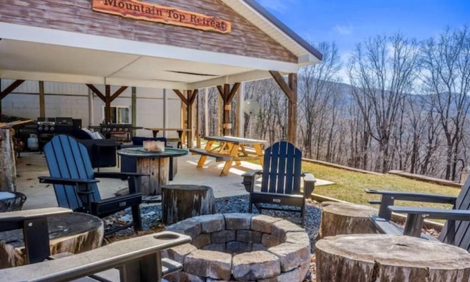Stanley House | Mountain Top Retreat- amazing views, hot tub, game room, fire pit, pet-friendly