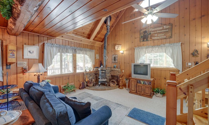 Ponderosa Cabin | Mountain Top's Ponderosa Getaway Near Dome Rock!