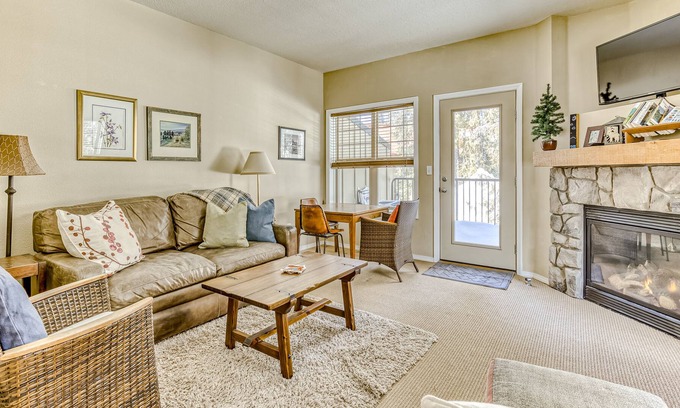 Government Camp House | Mountain townhome with pool, sauna, private balcony, fireplace, & W/D