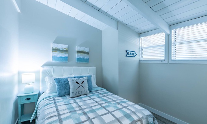 The Blue Mountains Apartment | Mountain View Boutique Suite with contactless entry - The Lake at Blue Mountains