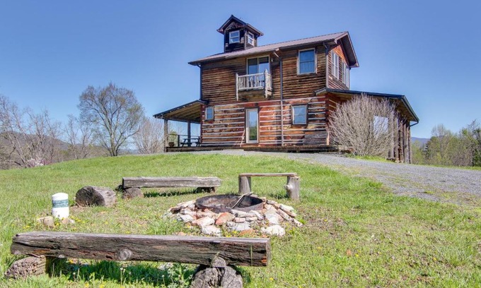 Marshall House | Mountain View and Fire Pit Rustic Marshall Getaway!