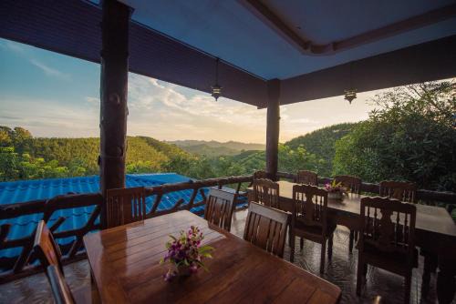 Sangkhla Buri Resort | Mountain View House