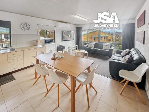 Jindabyne Apartment | Mountain View Kirwan 47