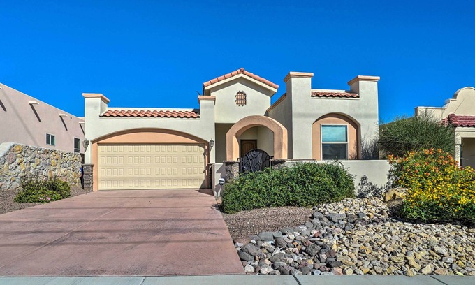 Las Cruces House | Mountain-View Las Cruces Getaway w/Gas Grill